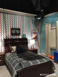People tend to think decorating with black is dark and depressing. On The Set Of Black Ish