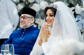 Die hochzeit mit einem russischen model könnte der grund dafür sein, warum sultan muhammad v. Russian Ex Wife Of Kelantan Sultan Claims She Pawned Wedding Ring To Pay For Medical Bills While Pregnant Se Asia News Top Stories The Straits Times