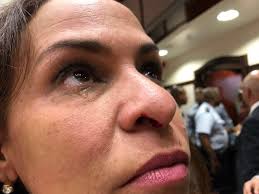 Sla basta duru Sra Mc William a risibi.