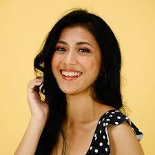 Donna Vargas's Instagram, Twitter & Facebook