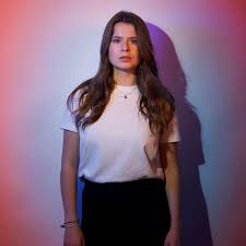 Luisa neubauer hat groß angelegte klimaproteste in deutschland angekündigt. Podcast Von Luisa Neubauer Eine Erfrischende Klimastunde Basler Zeitung