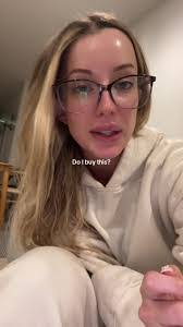 Amanda Sisson's Instagram, Twitter & Facebook