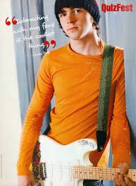 Bands and musicians from real life have been shown in drake & josh, often as posters and stuff like that.a majority of the real life bands and musicians shown in drake & josh are implied to be listened to by drake parker because he is very into music and even is a musician himself. Pin On Nickelodeon