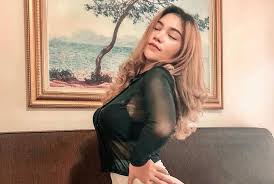 Entdecke rezepte, einrichtungsideen, stilinterpretationen und andere ideen zum ausprobieren. Essa Duo Gobas Pakai Baju Dan Rok Transparan Netizen Nice G String Okezone Lifestyle