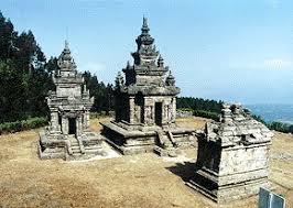 Gambar animasi wanita berdoa.pada gambar ini wanita berdoa dengan sebuah tasbih di tangannya. Candi Gedong Songo Wikipedia Bahasa Indonesia Ensiklopedia Bebas