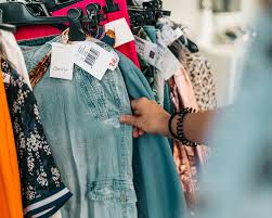 A quick search will list more than you can count, but which online stores are actually the best? Shopping Holiday Region Hohe Salve