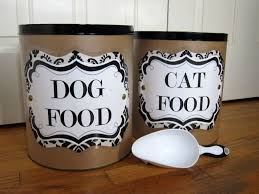 It comes with a bamboo lid with a silicone seal to lock in the freshness and weighs less than two pounds. Purchase Decorative Cat Food Storage Containers Up To 68 Off