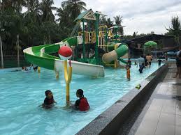 Segaaaaaarnya mandi di danau kerinci. Lakukan Apa Saja Yang Disukai Hs Farm Stay Water Park