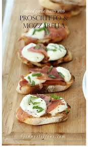 15 Crostini Recipes If You Like It Then You Should Put It On Toast The Lilypad Cottage Yummy Appetizers Entertaining Recipes Recipes