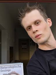 Christopher Loy (@elleohwhy) • Instagram photos and videos