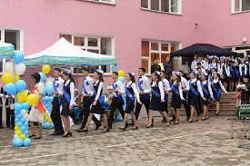 Алматы қаласы білім басқармасының жаңа ғасыр №175 гимназия коммуналдық ол 1923 жылдың 03 науырызында алматы облысы жамбыл ауданы үшбұлақ ауылында дүниеге келген! Poslednij Zvonok Prozvenel Dlya 8 Tysyach Vypusknikov V Almaty