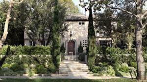 Hancock park continues to be one of the most desirable addresses in l.a. Hancock Park Residence Studio William Hefner Archello