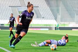 Alle infos zum verein vfl wolfsburg (frauen) ⬢ kader, termine, spielplan, historie ⬢ wettbewerbe: Lena Oberdorf Wechselt Zum Vfl Wolfsburg Der Frauenfussball Bundesligist Aus Essen