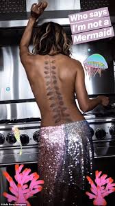 Dunyaca Unlu Oyuncu Halle Berry Ustsuz Bir Sekilde Yumurta Kirdi Rags Haber