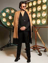 У нас достоверный рост и вес филиппа киркорова. Filipp Kirkorov Mne Vechno Vsego Malo Hello Russia