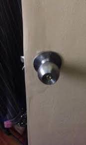 Sudahnya, pak cik yang tinggal seorang itu dapat keluar selepas dua hari. Tukang Pintu Pakar Pintu Pakar Membuka Pintu Terkunci Pakar Membaiki Pintu Tukang Pintu Rumah Dan Pejabat Tukang Ganti Tombol Rosak Dan Baru Door Specialist Carpenter 0189769877