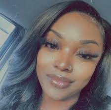 Aretha Hunter's Instagram, Twitter & Facebook