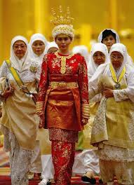 Showing editorial results for crown princess sarah of brunei. The Crown Prince Of Brunei Married A 13 Year Old Commoner Wife The Bride Wore 22 Gold Bracelets The Prince Only Loved Her For 17 Years Inews