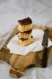 Barres Chocolatees Maison A La Cacahuete Et Riz Souffle Vegan Recette Barre Chocolat Riz Souffle Barres Chocolatees