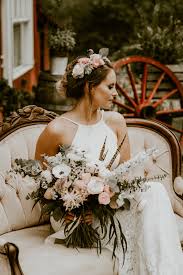 Both white and colorful designs are in trend, so you will surely find the right style. Garden Style Bridal Bouquet Ten Point Floral Design