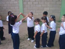 Entre los juegos tradicionales mexicanos y sus reglas, la . 30 Juegos Tradicionales Mexicanos Para Recrearse Y Divertirse