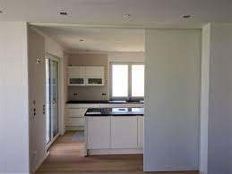 raumteiler kuche wohnbereich einbauschrank kuche schiebetur raumteiler innenarchitektur kuche