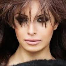 تراجعت الفنانة المصرية، آمال ماهر عن قرار اعتزال الغناء، كاشفة عبر منشور على صفحتها الشخصية في فيسبوك، عن أسباب اتخاذها لقرار الاعتزال. Ø§Ù…Ø§Ù„ Ù…Ø§Ù‡Ø± Amlmhr Twitter