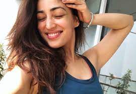 Yami gautam in strapless blouse at bombay times fashion week day 2. Yami Gautam Grosse Gewicht Alter Korperstatistik