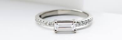 I have an engagement ring even though we got engaged and immediatley started planning the wedding. Promise Ring Vs Engagement Ring What S The Difference