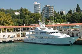 Today, some of putin's harshest critics released one of putin's planes is said to have an $18 million cabin. Vladimir Putin Given 25 Million Yacht By Chelsea Boss Roman Abramovich Documentary Claims Mirror Online