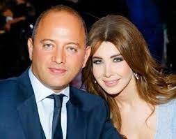 تداول مستخدمو مواقع التواصل الاجتماعي مقطع فيديو جديد يظهر فيه الرجل القتيل، محمد حسن الموسى، وهو يتجول في حديقة فيلا الفنانة اللبنانية نانسي عجرم وزوجها الدكتور. Ø§Ù„Ù†Ø§Ø¦Ø¨ Ø§Ù„Ø¹Ø§Ù… Ø§Ù„Ù„Ø¨Ù†Ø§Ù†ÙŠ ÙŠÙØ±Ø¬ Ø¹Ù† Ø²ÙˆØ¬ Ù†Ø§Ù†Ø³ÙŠ Ø¹Ø¬Ø±Ù… ÙÙƒØ± ÙˆÙÙ† Ø´Ø±Ù‚ ÙˆØºØ±Ø¨ Ø§Ù„Ø¨ÙŠØ§Ù†