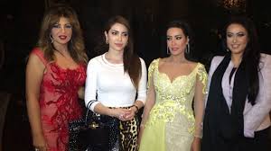 وكانت فيفي عبده، قد ردت بفيديو قاس ومليء بالألفاظ الخارجة على كل التصريحات التي يطلقها محمد علي ووائل غنيم ضد. ØµØ±Ø¹Ø© ØªÙƒØ±ÙŠÙ… Ø§Ù„ÙÙ†Ø§Ù†Ø§Øª ÙÙŠ Ø¹ÙŠØ¯ Ø§Ù„Ø£Ù… ØªØµÙ„ Ø¯Ø¨ÙŠ