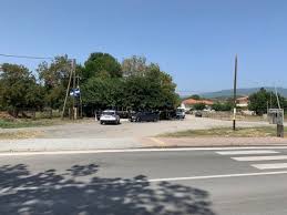 Νέα γυναικοκτονία σημειώθηκε πριν λίγη ώρα στη λάρισα όπου σύμφωνα με τις πρώτες πληροφορίες, 54χρονος άνδρας σκότωσε εν ψυχρώ τη γυναίκα του στο μαγαζί που διατηρεί ο αδελφός της. 6rnxqtoy7bamem