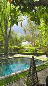 Wohlfuhl Garten Mit Pool Gestalten Ein Highlight Im Aussenbereich Pool Im Garten Gartengestaltung Gartenparadies