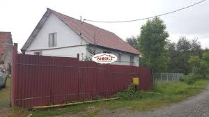 Situata pe un teren cu suprafata #cd3 casa p+m construit in rosu pe strada mierlei 5. Casa De Vanzare In Turnu Rosu Sibiu Id 8660