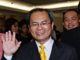 Ronnie Liu mahu Anwar jadi PM, bukan Tun M