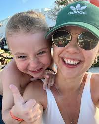 Elena Roy (@elenaroy746) · Beauceville, QC