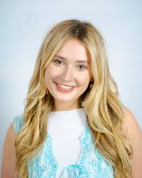 MEET THE CAST OF MAMMA MIA! 🇬🇷🌺🍹 TICKET LINK IN BIO!!! Sophie-  @sarahlilysmithh Lisa- @abigailkdouglas Ali- @k.kendra0