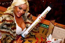 Ab durch die mitte könnt ihr hier streamen und downloaden: Cannstatter Volksfest Gina Lisa Heizt Auf Dem Wasen Ein Im Grandls Wird Gefeiert Nachrichten Schwarzwalder Bote