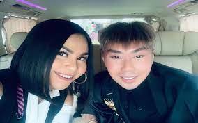 Namun ia memilih santai dan enggan menanggapi komentar haters. Tak Tahan Wajahnya Disebut Mirip Beauty Blender Roy Kiyoshi Potong Dagu Okezone Celebrity