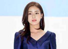 Kang sora 강소라 international fanbase. ê°•ì†Œë¼ ê¹œì§ ê²°í˜¼ ë°œí'œ 29ì¼ ì—°ìƒì˜ ë¹„ì—°ì˜ˆì¸ê³¼ ê²°ì‹¤ ê³µì‹