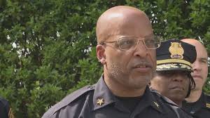 Norfolk police shoot, seriously injure woman