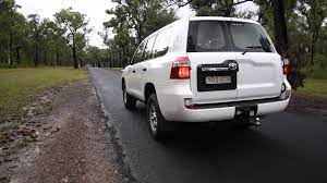 The toyota land cruiser 200 received yet another refresh in 2015, with new exterior and interior design being the obvious changes. 2016 Toyota Landcruiser Gx V8 Diesel 0 100km H Engine Sound Youtube