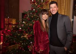 I wanted to show my wife is pregnant. Bayern Germany On Twitter Robert Lewandowski And His Wife Anna