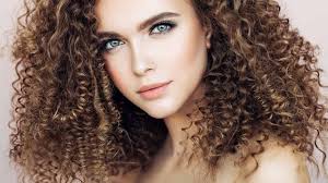 Whether you've been blessed with naturally blonde curly hair or you dye your strands to rock this look. 10 Hair Color Ideas For Curly Hair L Oreal Paris