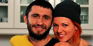 #fortboyardrobai murea omu acolo faceti probe in limita bunului simt. Dragos Bucur S A Mutat Cu Familia In Olanda Obiceiuri Ciudate