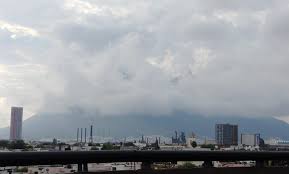 Prevén ambiente templado y condiciones brumosas este martes en NL