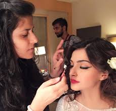 Sonam Kapoor To Sonakshi Sinha Celebrity Makeup Artist Namrata Soni S Iconic Looks Sonam kapoor and anand ahuja's wedding reception: celebrity makeup artist namrata soni s