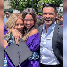 Kelly Ripa, Mark Consuelos celebrate daughter Lola's college graduation -  ABC News