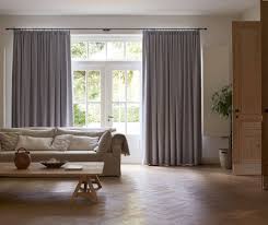 Gardine vorhang dekogardine osen fenstergardine wohnzimmer halbtransparent. Sichtschutz Im Wohnzimmer Moderne Plissees Gardinen Und Rollos